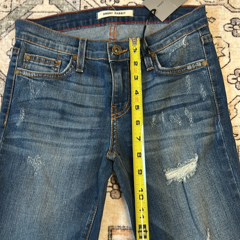 NWT ANGRY RABBIT 25 skinny destroyed wash cropped jeans with slant hem - Picture 3 of 9
